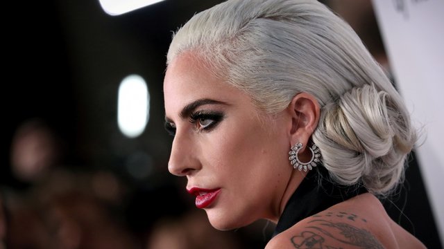 Lady Gaga šalins vieną savo dainą iš visų muzikos klausymosi platformų