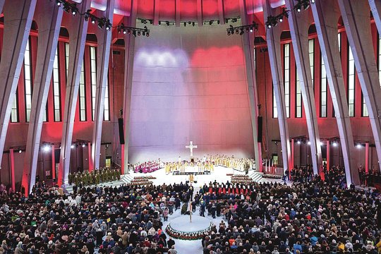 Lenkai naršo po Bažnyčios turtus – parūpo ir mokesčiai   