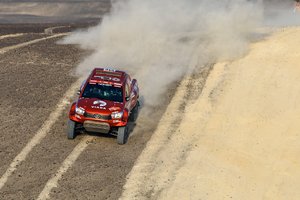 Ketvirtasis Dakaro ruožas: paskutinę akimirką startavęs Antanas Juknevičius finišą pasiekė vėl su problemomis