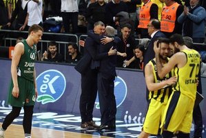 Š. Jasikevičius po pralaimėjimo rado optimizmo: pagyrė jaunąjį talentą