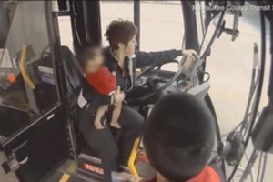 Neįtikėtinas poelgis: autobuso vairuotoja išgelbėjo šaltyje klaidžiojusią mergytę