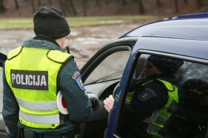 Girtiems vairuotojams Seimas priėmė dar nematytą bausmę