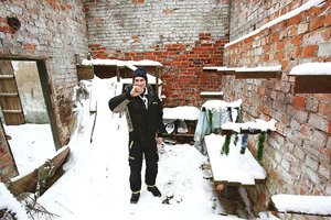 36 metų Žydrūno būstas – sandėlis be stogo, bet tai geriau nei jo gimtieji namai