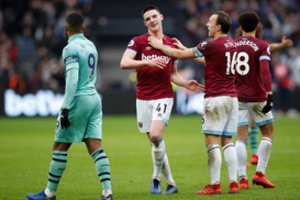  Šeštadienis „Premier“ lygoje: „Arsenal“ gavo antausį, „Liverpool“ gelbėjosi baudiniu