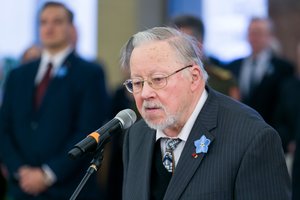  Vytautas Landsbergis: „brechnia" turi eit lauk 