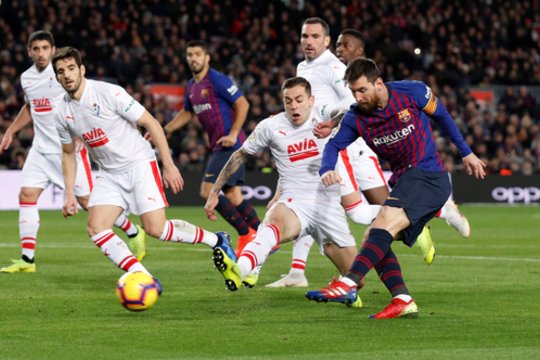 Ispanijoje „Barca“ žvaigždės L. Suarezas ir L. Messi draskė varžovų vartų tinklą