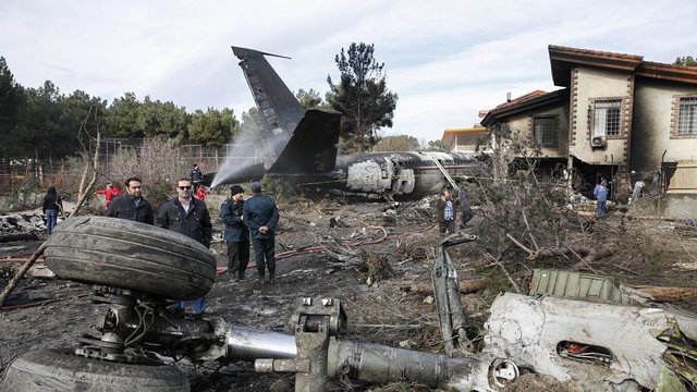 Vaizdai iš įvykio vietos: sudužus „Boeing“ lėktuvui liko gyvas tik vienas žmogus