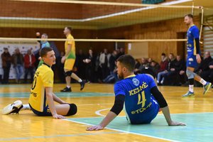 Lietuvos vyrų tinklinio čempionate – nelengvos lyderių pergalės