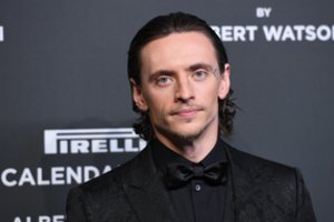 Paryžiaus opera parodė duris primarijui, instagrame prirašiusiam homofobiškų komentarų