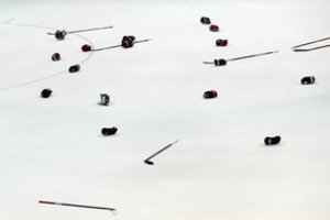 Sunkiai suvokiamas elgesys: Rusijoje ledo ritulio teisėjas užvožė vienuolikmečiui