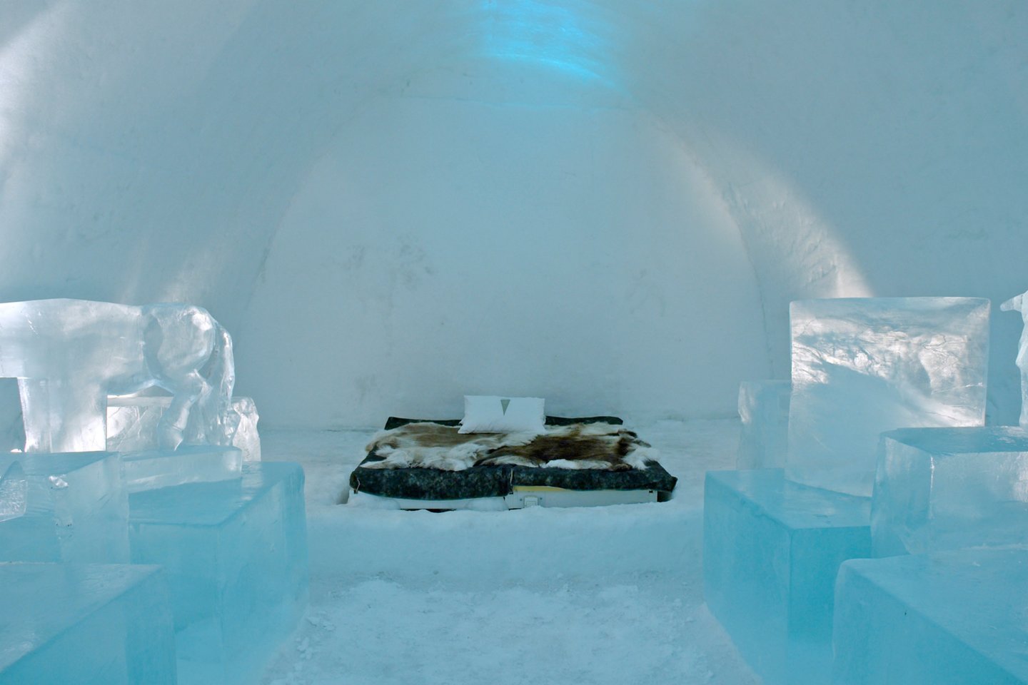 Šiųmetinė, jau 29-oji, „Icehotel“ versija buvo sukurta iš 30 tūkstančių kubinių metrų ledo.<br>123rf.com