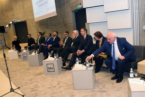 Žinia rinkėjams: Naglis Puteikis į negyvenamąją salą imtų Aušrą Maldeikienę