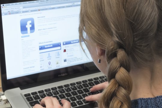 „Facebook“ Lietuvoje ir kitose Rytų Europos šalyse ištrynė šimtus paskyrų