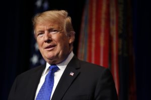 JAV prezidentas pažadėjo sustiprinti šalies priešraketinę gynybą