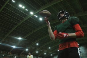 Amerikietiško futbolo entuziastai kratosi etiketės: tai ne šiurkštus sportas