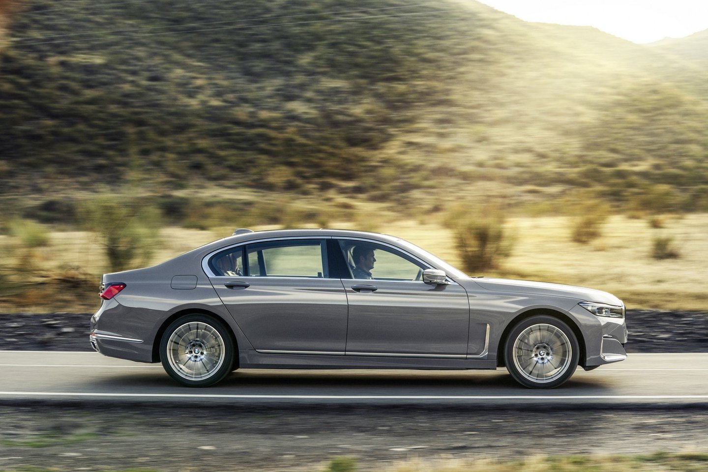  BMW pristatė atnaujintą 7 serijos modelį.<br> Gamintojo nuotr.
