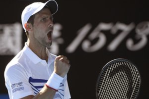 Šaltu vandeniu nulietas Novakas Džokovičius pyktelėjo ir sutramdė kairiarankį talentą