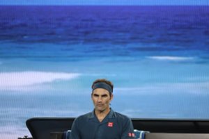„Kas tu toks?“ Roger Federeris įstrigo eidamas į drabužinę be akreditacijos