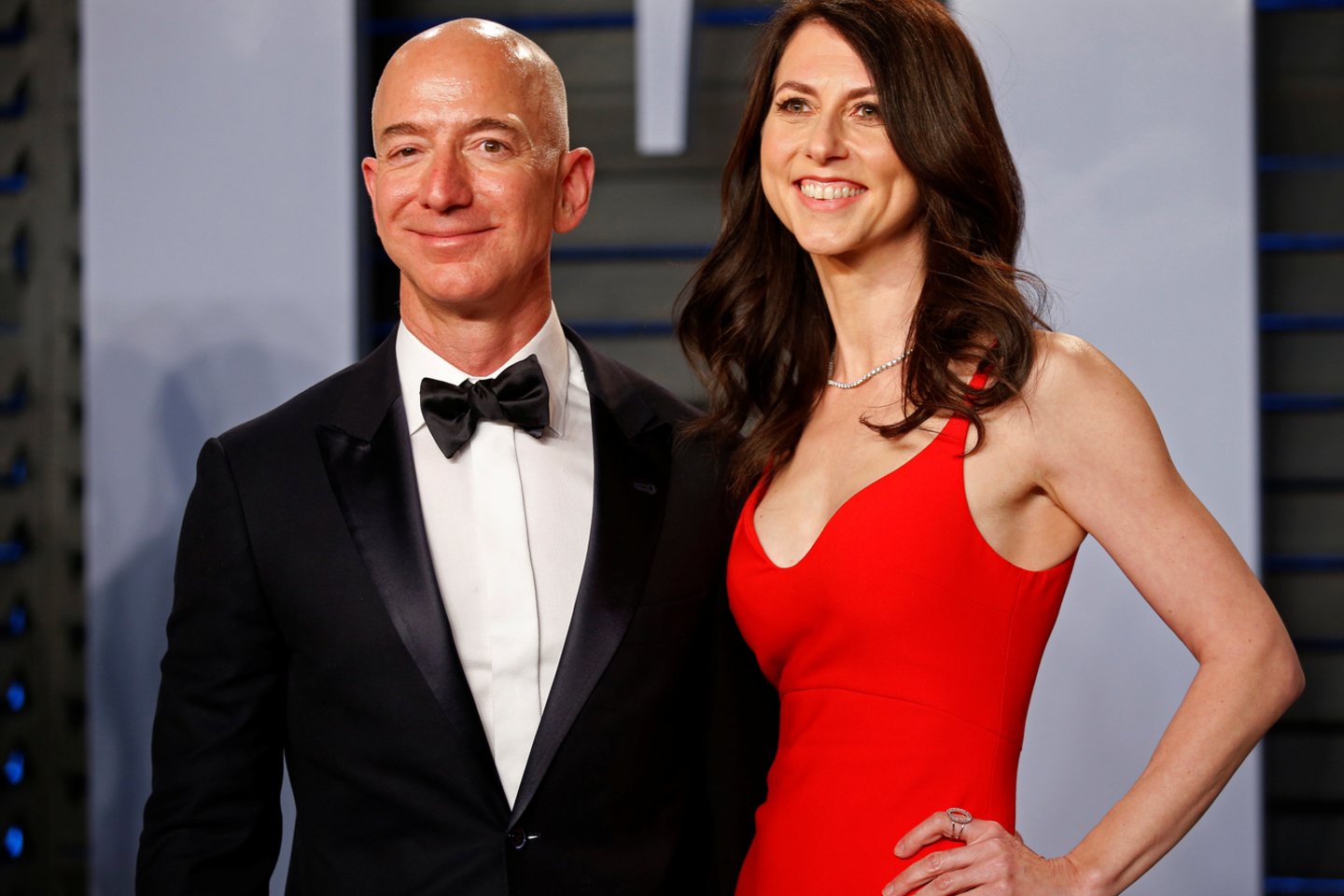  Turtingiausio pasaulio žmogaus, „Amazon“ įkūrėjo Jeffo Bezoso ir jo žmonos pranešimas apie būsimas skyrybas pakurstė vaizduotę.<br> Scanpix nuotr.
