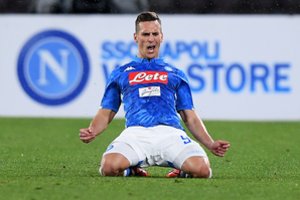 Italijoje „Napoli“ sumažino atsilikimą nuo lyderės „Juventus“ ekipos iki šešių taškų 