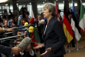 Theresa May mėgins iš naujo įtikinti Parlamentą: pristatys atsarginį „Brexit“ planą
