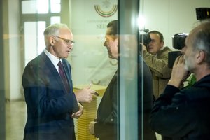 Su naujuoju ministru A. Monkevičiumi prie derybų stalo sėda pedagogų profsąjungos