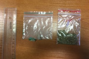 Muitinės kriminalistai papasakojo, kokius narkotikus paštu siunčiasi lietuviai