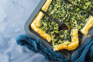 Nijolė Narmontaitė pasidalijo žuvies ir špinatų pyrago receptu