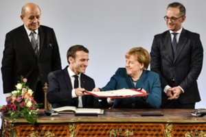 A. Merkel: „Prancūzijos ir Vokietijos sutartis – žingsnis Europos kariuomenės link“