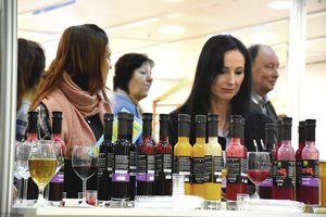 Uogų tyrėmis vaišina ne tik lenkus – kantrybė prakirto langą ir į Ameriką