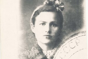 „Padai pilni vinių“: naujoje knygoje – Salomėjos Nėries gyvenimas