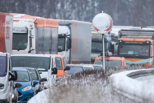 Vokietija paruošė smūgį vairuotojams: baigiasi neriboto greičio magistralėse era
