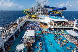 Orgijos kruiziniuose laineriuose: nepatenkintiems siūlomos net nuolaidos