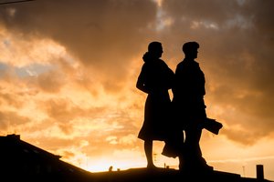 Sovietmečio prisiminimai vis dar kelia dilemas – „svetimas nuo savo“ plėšiasi su krauju