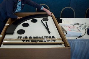 Mokslininkai – apie „pasaulio pabaigos laikrodį“: „Taip arti susinaikinimo buvome prieš 66-erius metus“