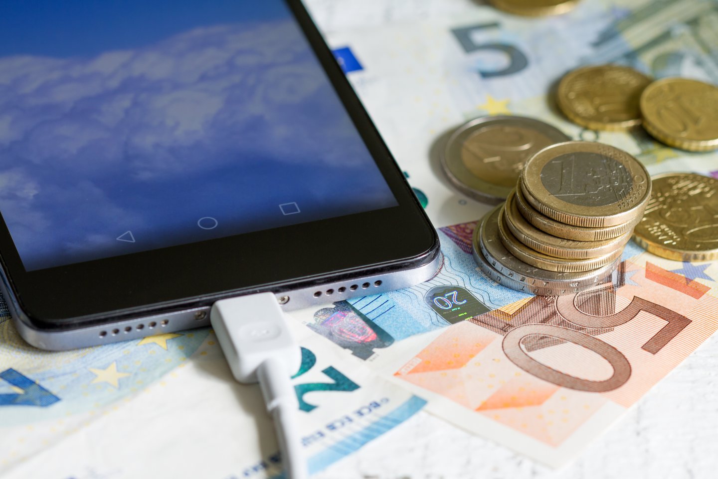  „Telia Lietuvos“ pajamos 2018 m. per metus išaugo 2,1 proc. ir pasiekė 376,5 mln. eurų.<br> 123RF nuotr.