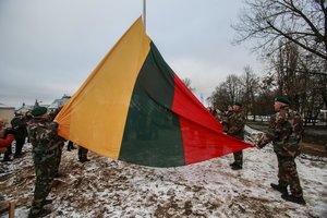 Dviem kariuomenės puskarininkiams suteikti aukščiausi seržanto majoro laipsniai 