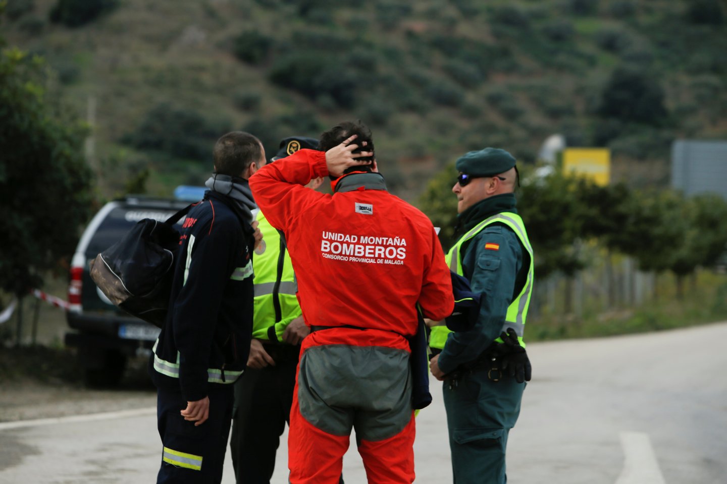 Ispanijos gelbėtojai mėgina itin sudėtingomis sąlygomis prisikasti iki gręžinyje įstrigusio berniuko.<br>Reuters/Scanpix nuotr.