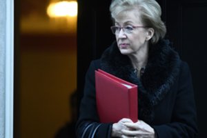 Bendruomenių Rūmų lyderė: galime priimti teisės aktą ir nukelti „Brexit“