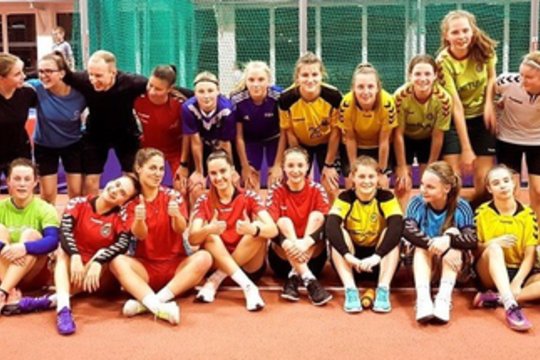 Pirmoji „Gintros-Universiteto“ futbolininkių diena Potsdame: trejos lygiosios ir pralaimėjimas