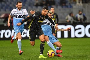 Cristiano Ronaldo išplėšė pergalę Italijos lygos lyderiui „Juventus“ klubui