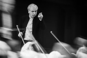 Trys Lietuvos valstybinio simfoninio orkestro dešimtmečiai: nuo repeticijų prie baseino iki garsiausių simfonijų