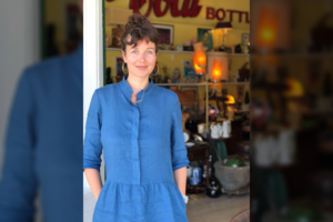 Prieš operaciją duotą kyšį rado chirurginėje pirštinėje