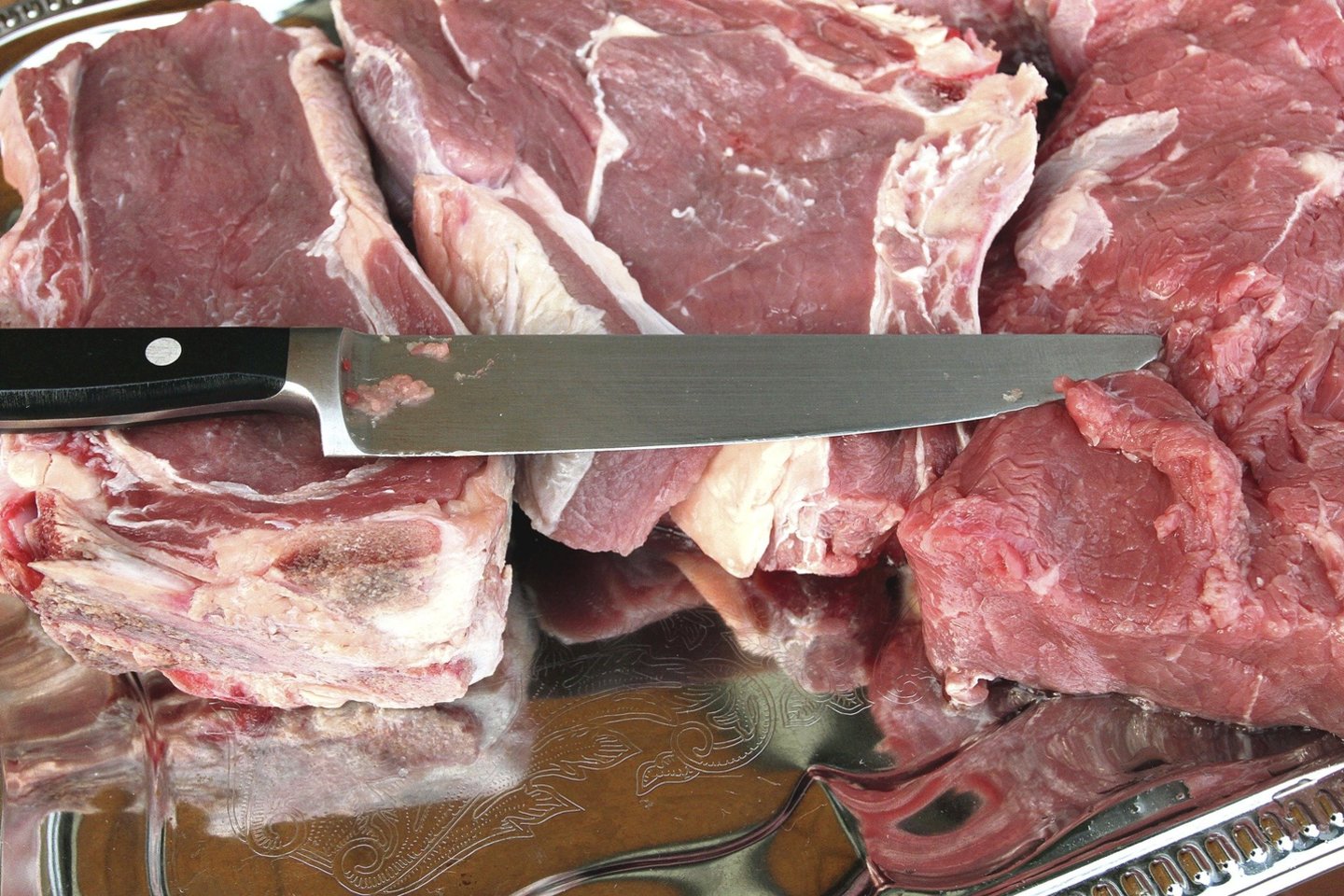 Ligotų ar kritusių galvijų mėsa iš Lenkijos galėjo patekti ir į kitas valstybes.<br>Nuotr. iš LR archyvo
