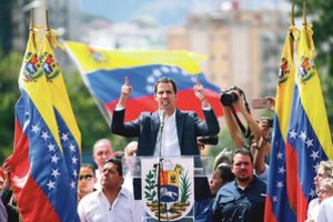 N. Maduro varžovas sako perimantis Venesuelos aktyvų užsienyje kontrolę