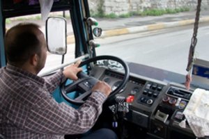 Autobusų vairuotoju dirbti svajojęs vyras apstulbo išgirdęs įdarbinimo sąlygą