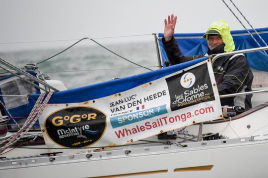 Amžius – ne kliūtis: 73 metų prancūzas laimėjo buriuotojų lenktynes aplink pasaulį