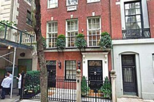 Moteris visą savaitgalį buvo įkalinta milijardieriaus namų lifte