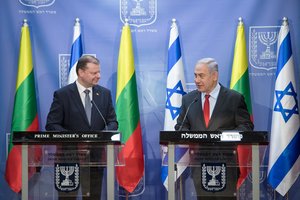 Angliškai neprabilęs S. Skvernelis privertė sutrikti Izraelio premjerą