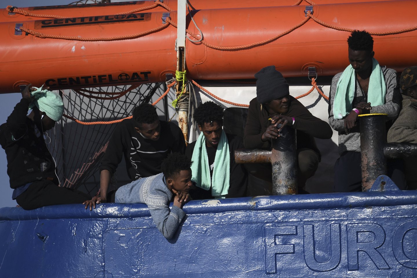  Pabėgėliai laive praleido dešimt dienų.<br> AP nuotr.